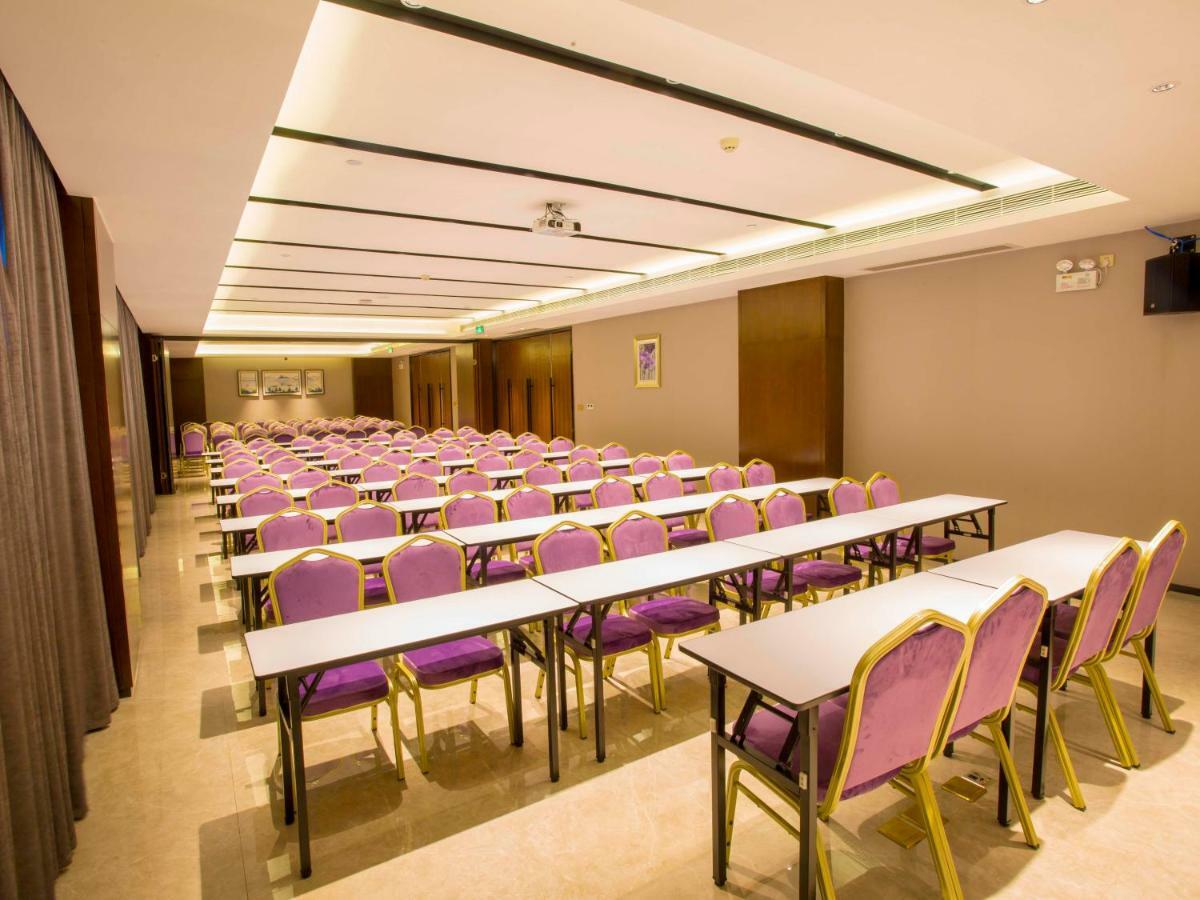 Borrman Hotel Nanning Railway Station Branch Buitenkant foto