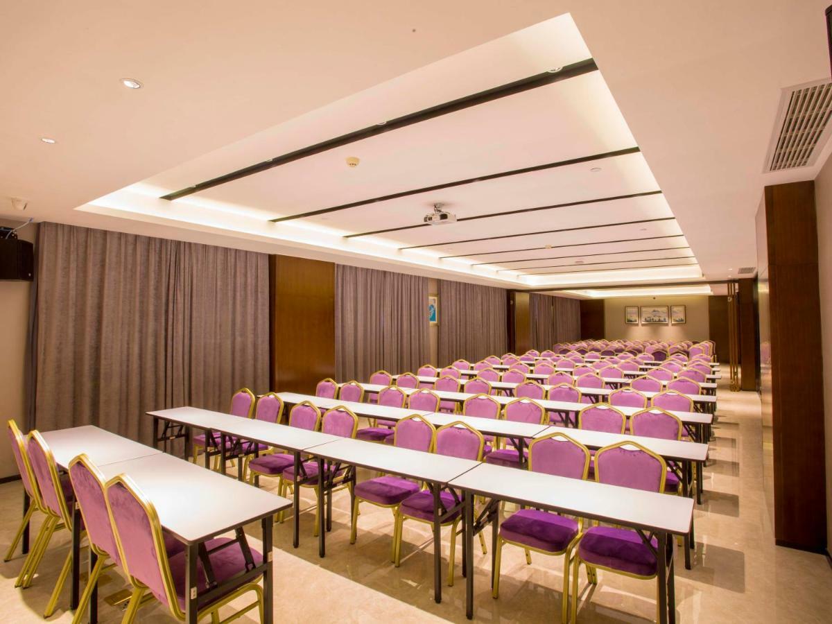 Borrman Hotel Nanning Railway Station Branch Buitenkant foto